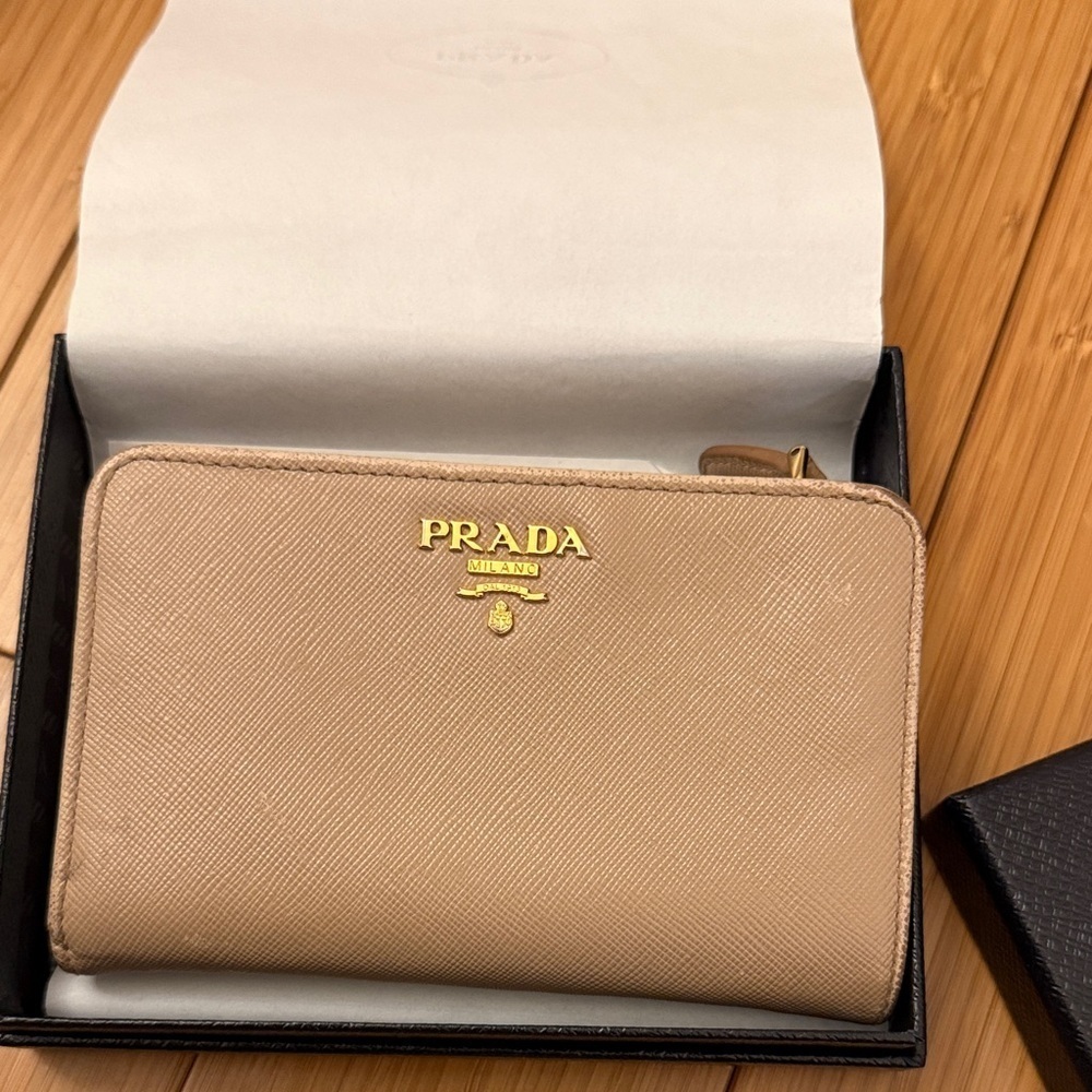 Authentic Prada Women's Beige Leather Wallet - Picture 2 of 7